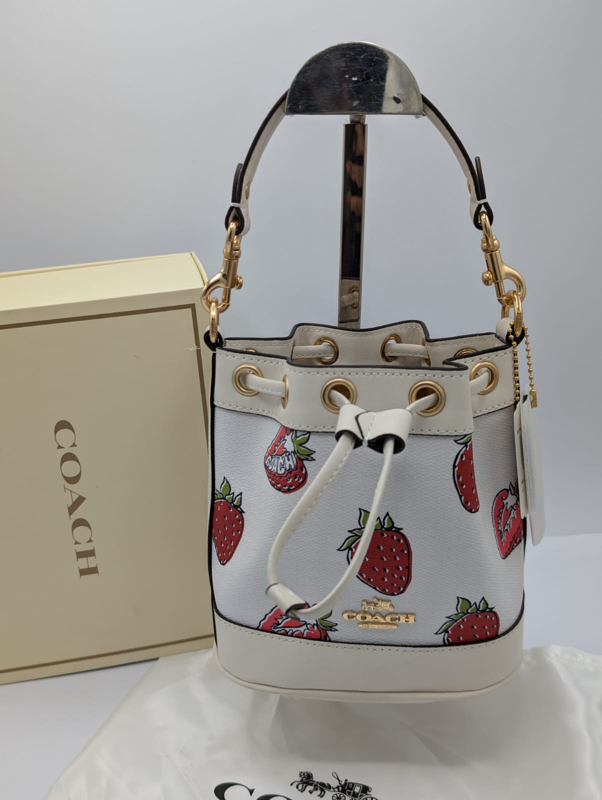 Mini bucket bag
