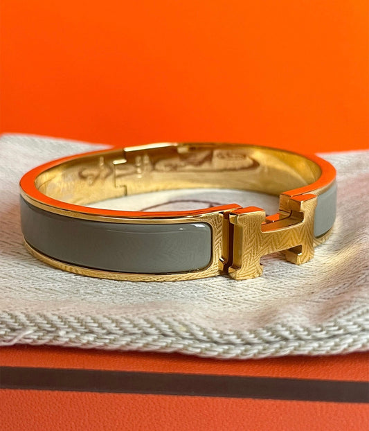 HERMES BRACELET GOLD WITH OLIVE